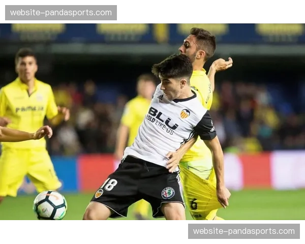 即时战报：比利亚雷亚尔门将长传直接找到前锋，破解对方高位防线取得进球